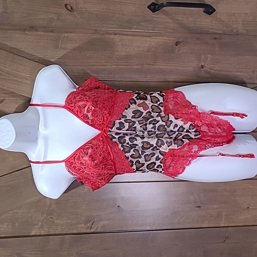 Victoria's Secret Very Sexy Heart Leopard Red Lace Thong Teddy Garter Straps L